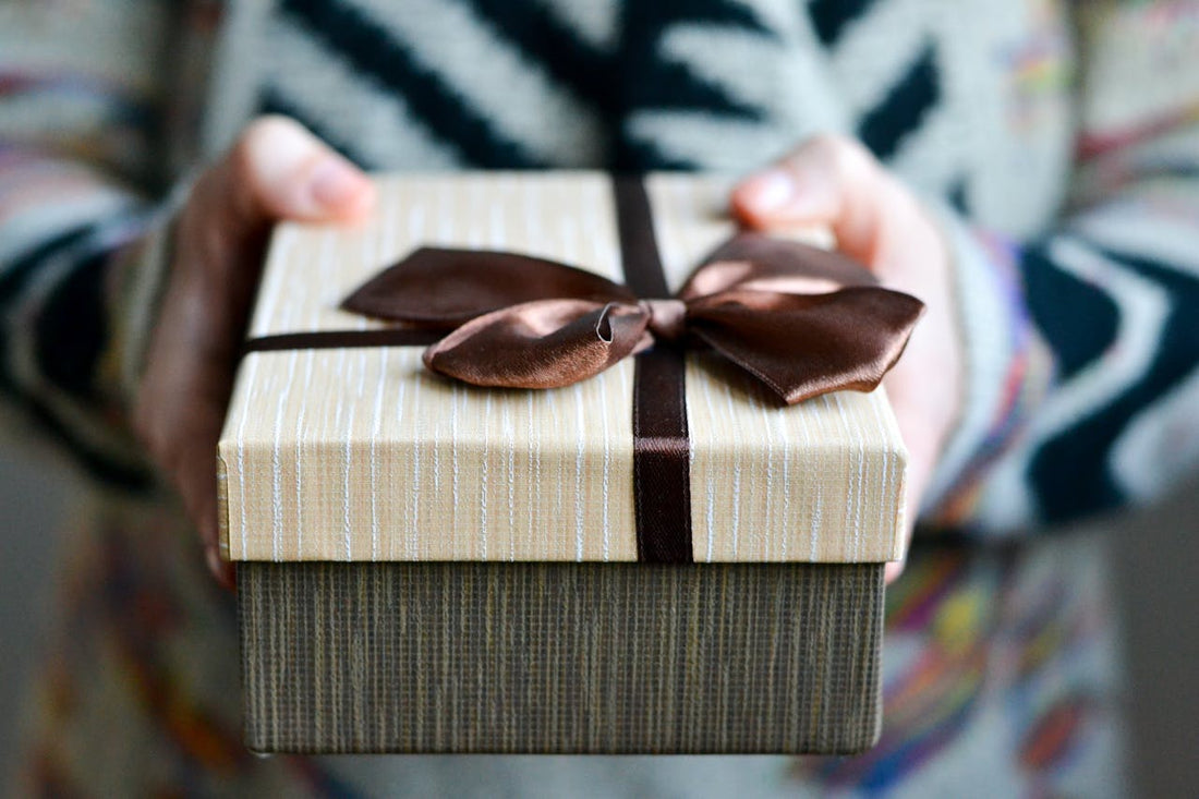 What is a Good Wedding Gift for a Friend?